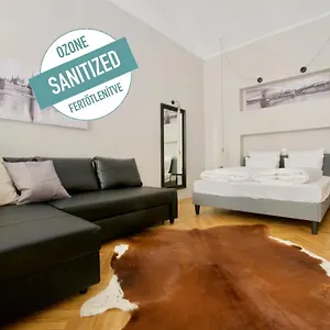 Standard By Hi5 - Steindl Street Appartamento Budapest